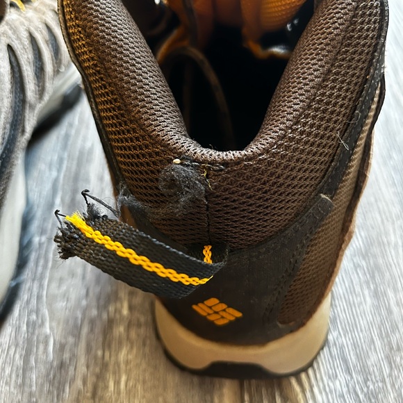 Columbia Men's Crestwood Mid Waterproof Hiking Boots - Picture 7 of 7